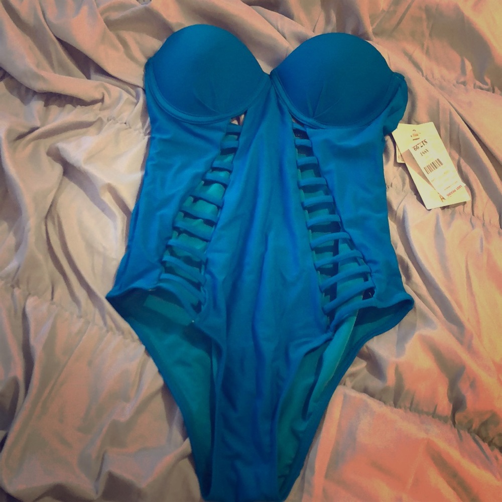 New with tags ✅ aqua blue colored monokini👙
